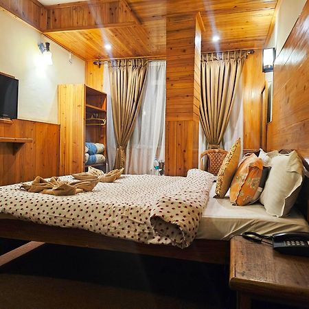 Hotel Golden Orchid Дарджилинг Экстерьер фото