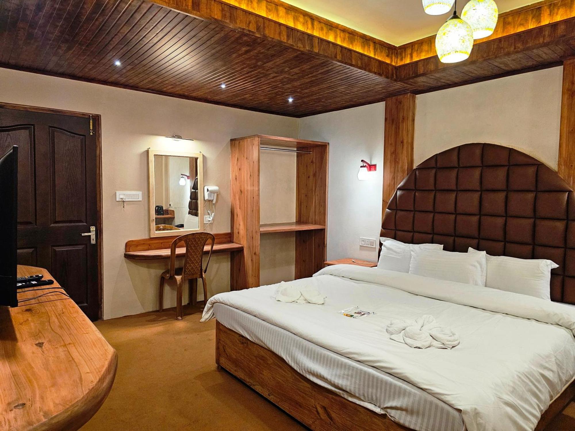 Hotel Golden Orchid Дарджилинг Экстерьер фото