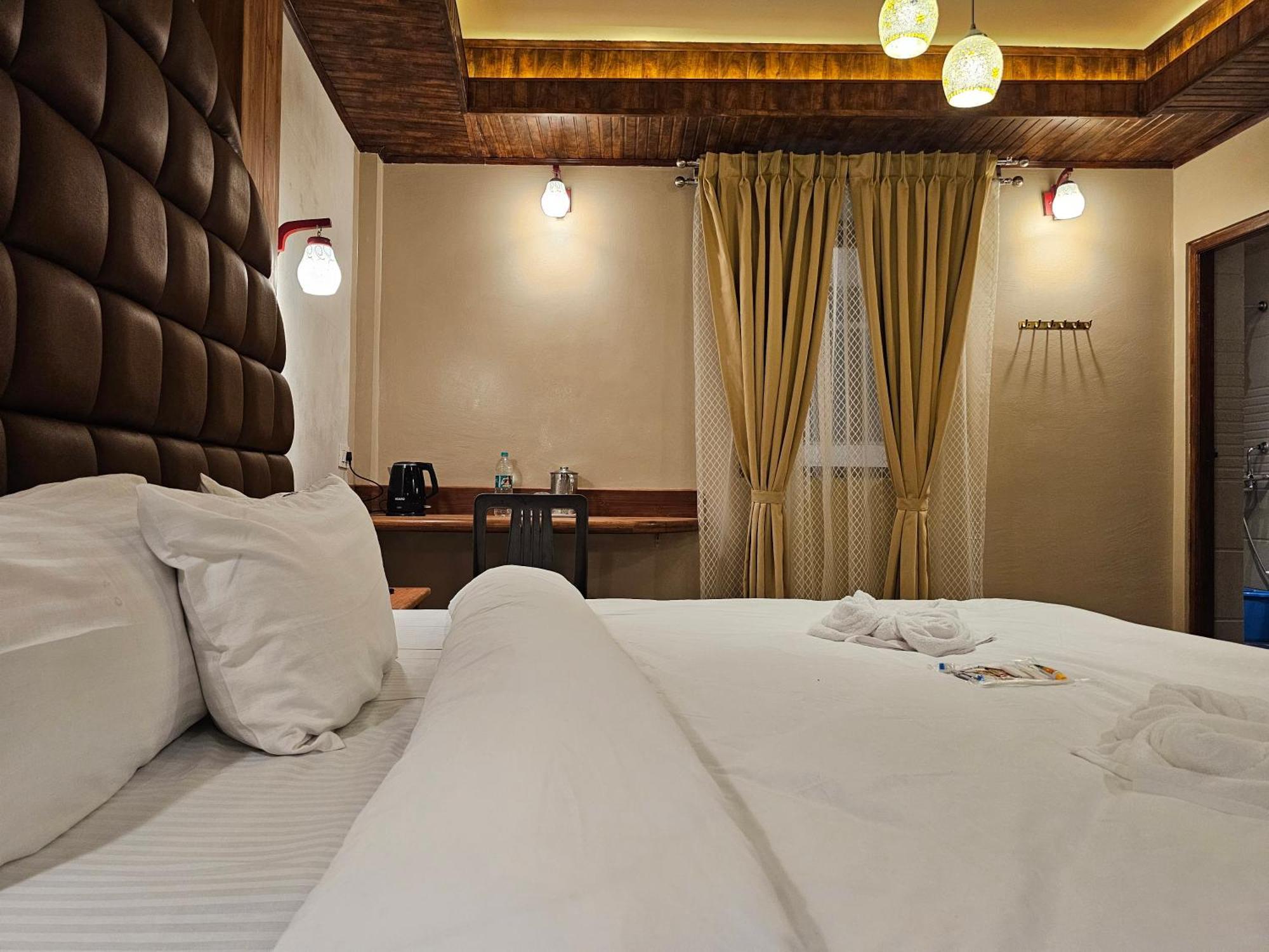 Hotel Golden Orchid Дарджилинг Экстерьер фото