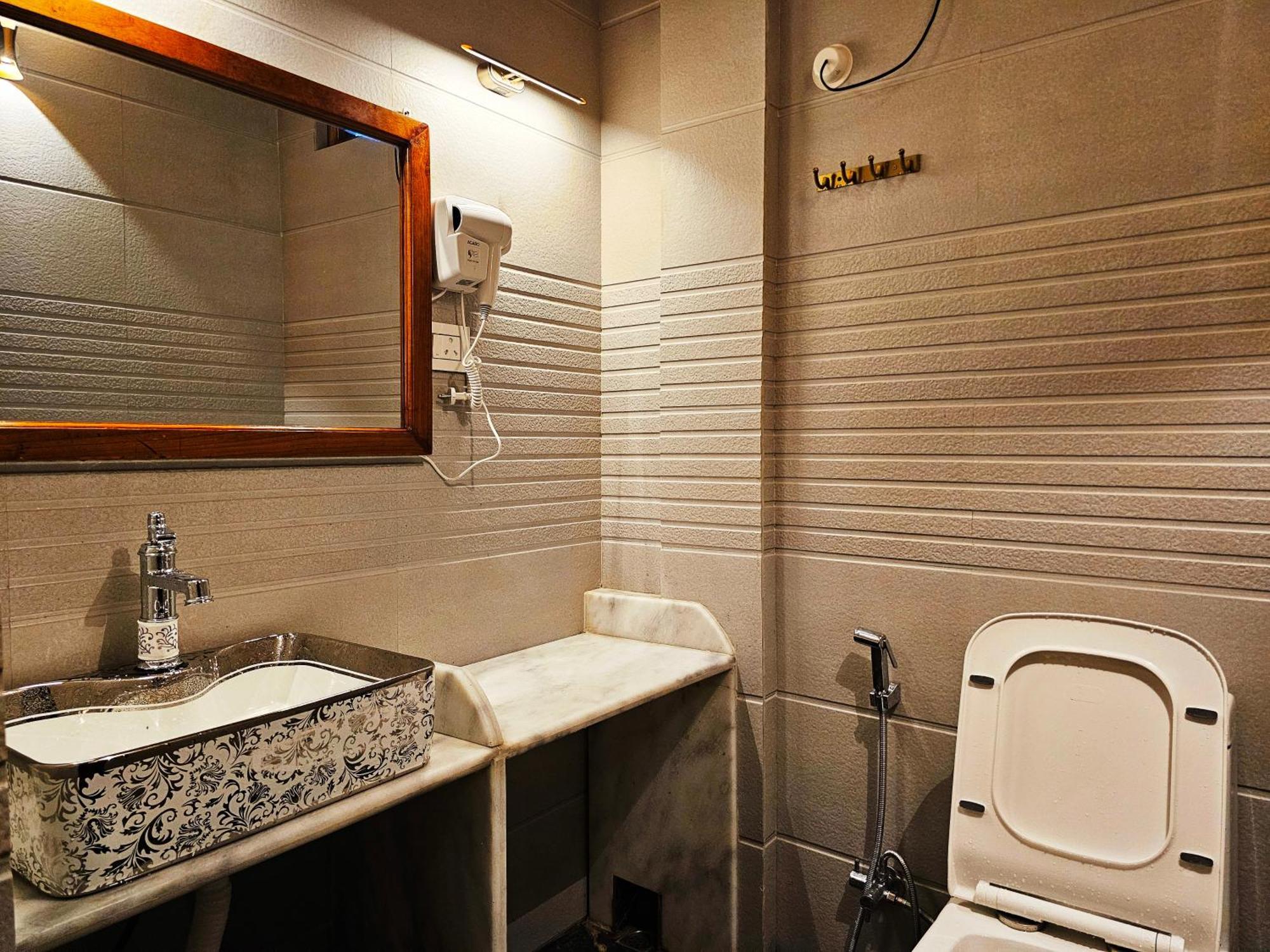 Hotel Golden Orchid Дарджилинг Экстерьер фото