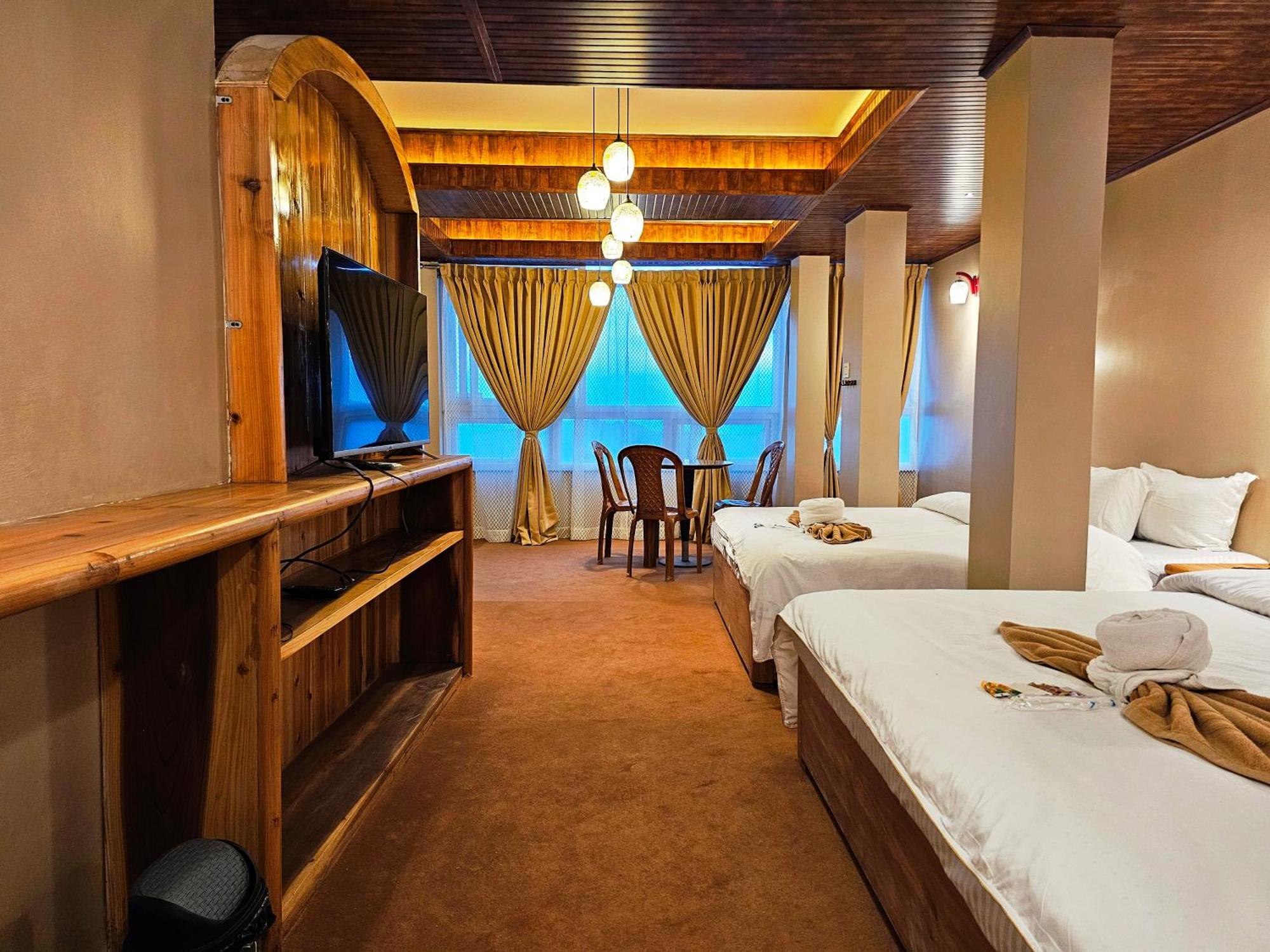 Hotel Golden Orchid Дарджилинг Экстерьер фото