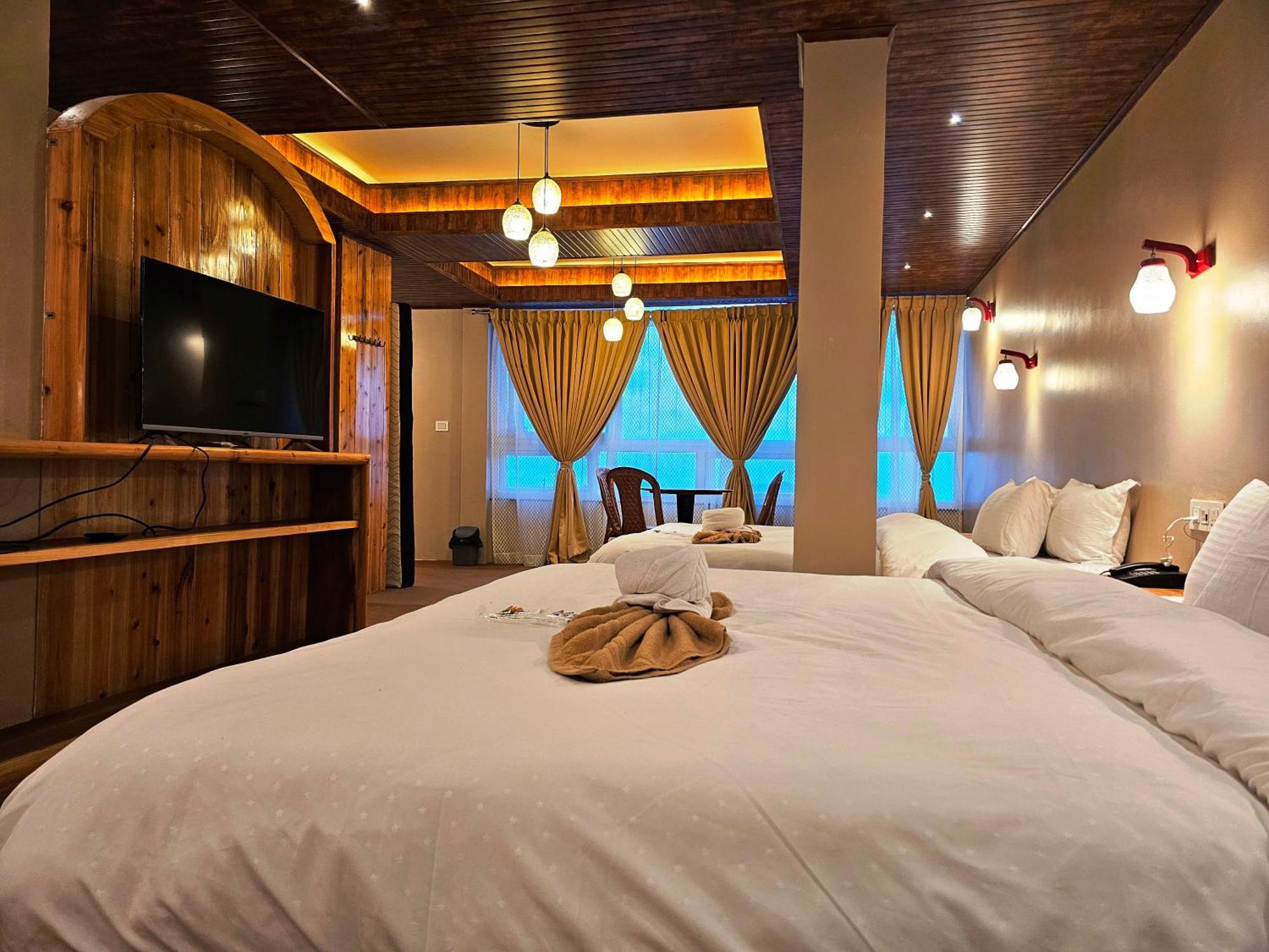 Hotel Golden Orchid Дарджилинг Экстерьер фото