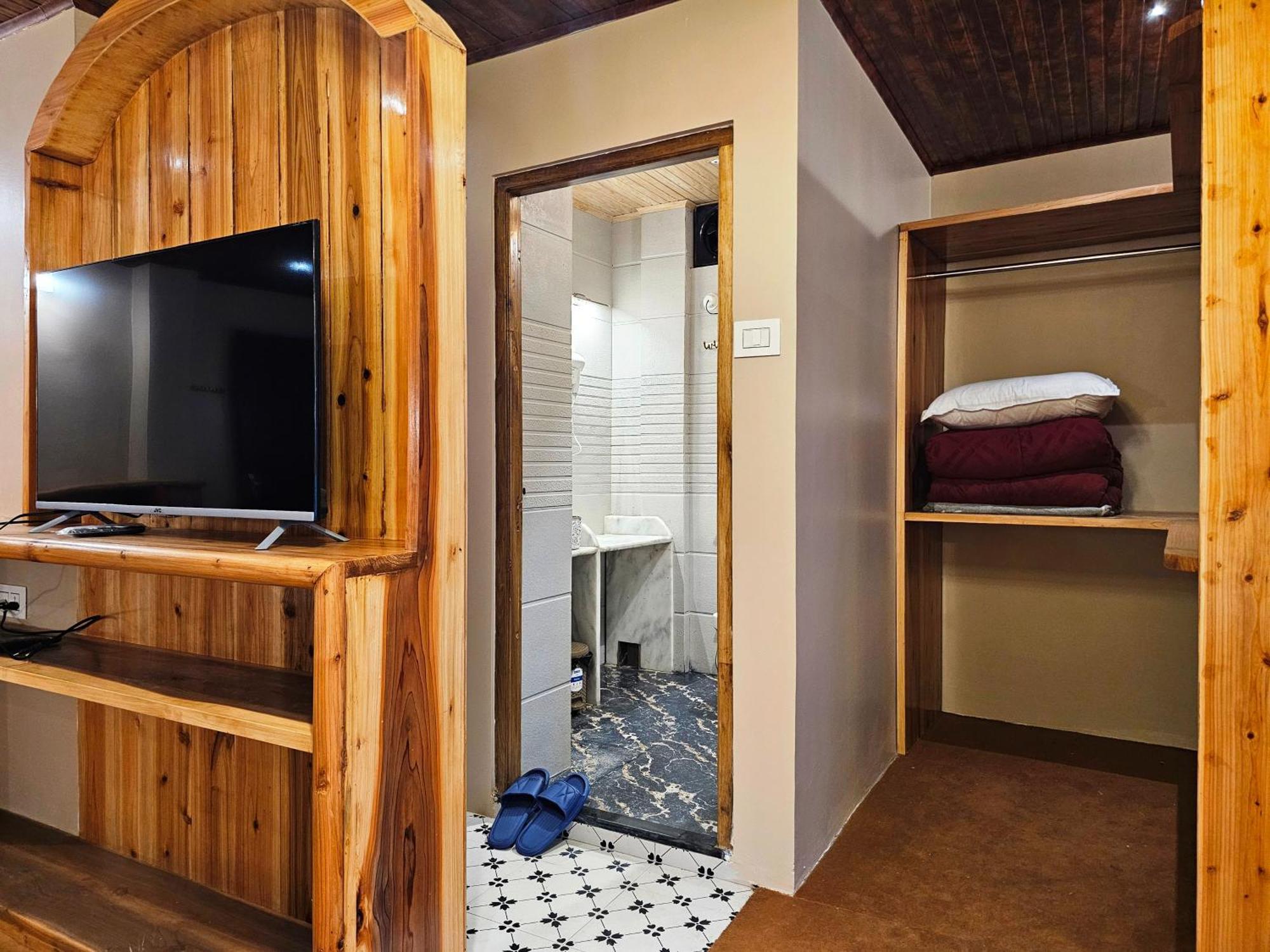 Hotel Golden Orchid Дарджилинг Экстерьер фото